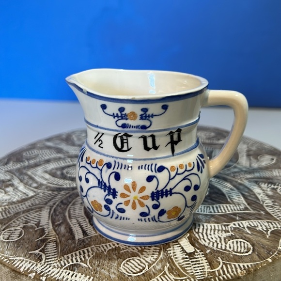 ROYAL SEALY FAINTING BEE   THREE MEASURING  CUPS  VINTAGE  HERITAGE JAPAN - Picture 5 of 9